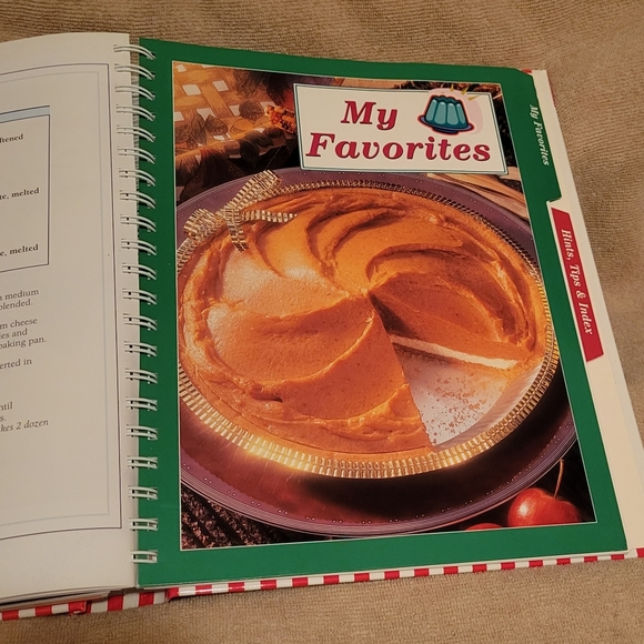 Vintage Jell-O Brand Collection - 3 Cookbooks in 1 - Picture 6 of 6